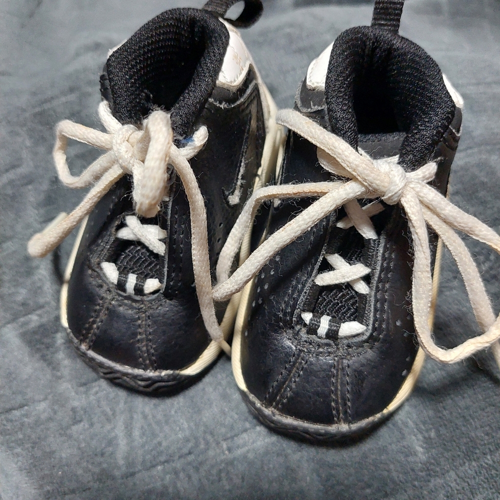 Black and White Infant NIKE